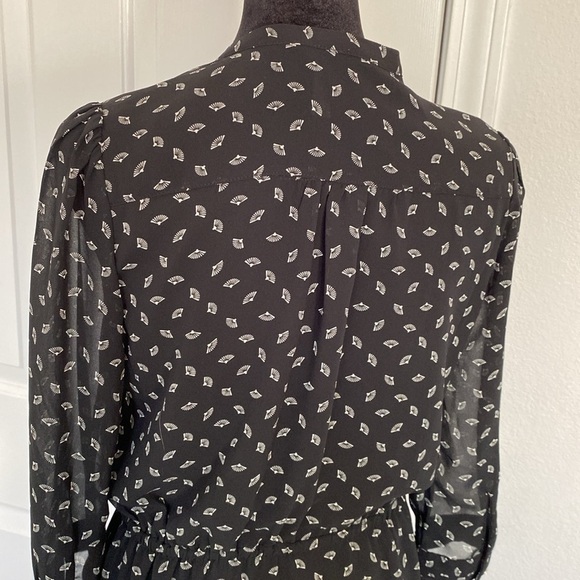 H&M little black printed dress with drawstring waist. - Picture 13 of 14